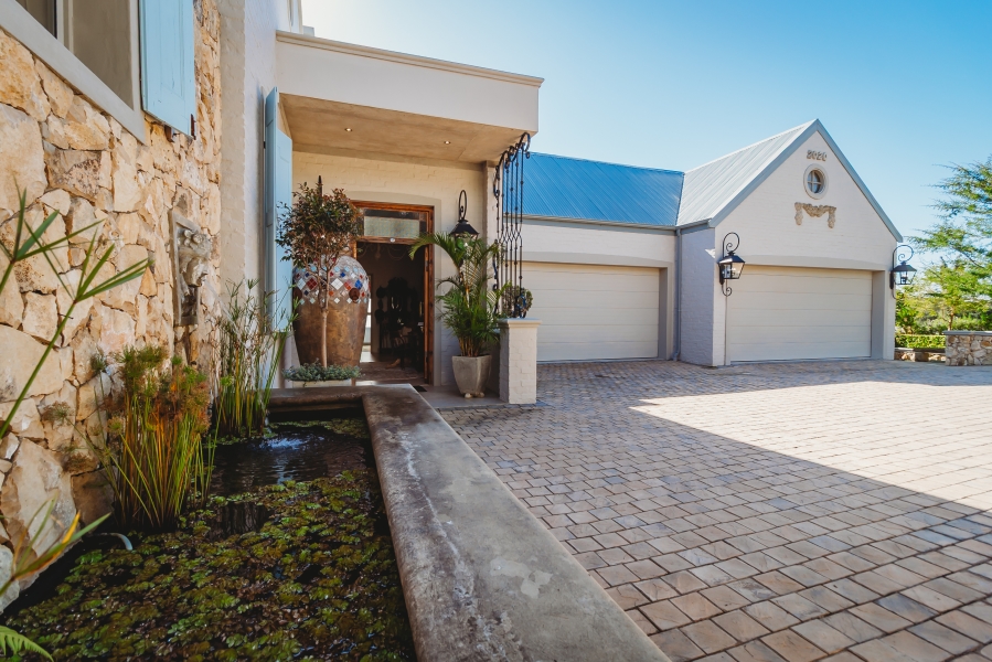 3 Bedroom Property for Sale in Kraaibosch Manor Western Cape